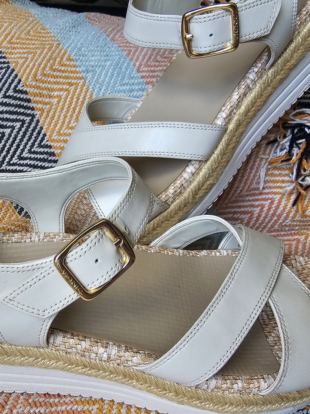 Vionic Mar Sandals - Picture 3 of 4